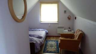 Отели типа «постель и завтрак» Adu-Jaani Kodumajutus Mätja Двухместный номер с 1 кроватью и общей ванной комнатой-7